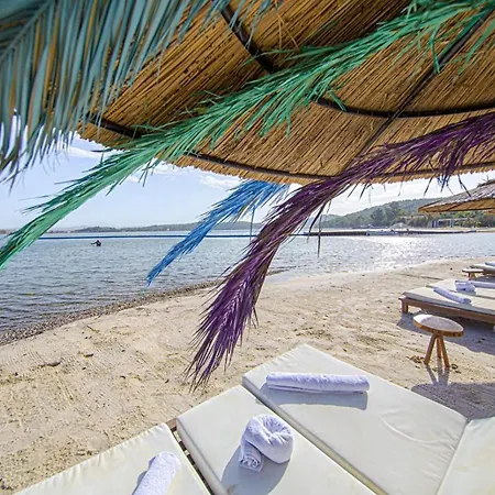 Khaja Hotel&beach Szálloda *