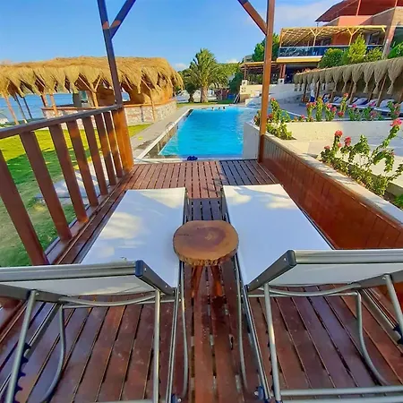 Khaja Hotel&beach Szálloda *